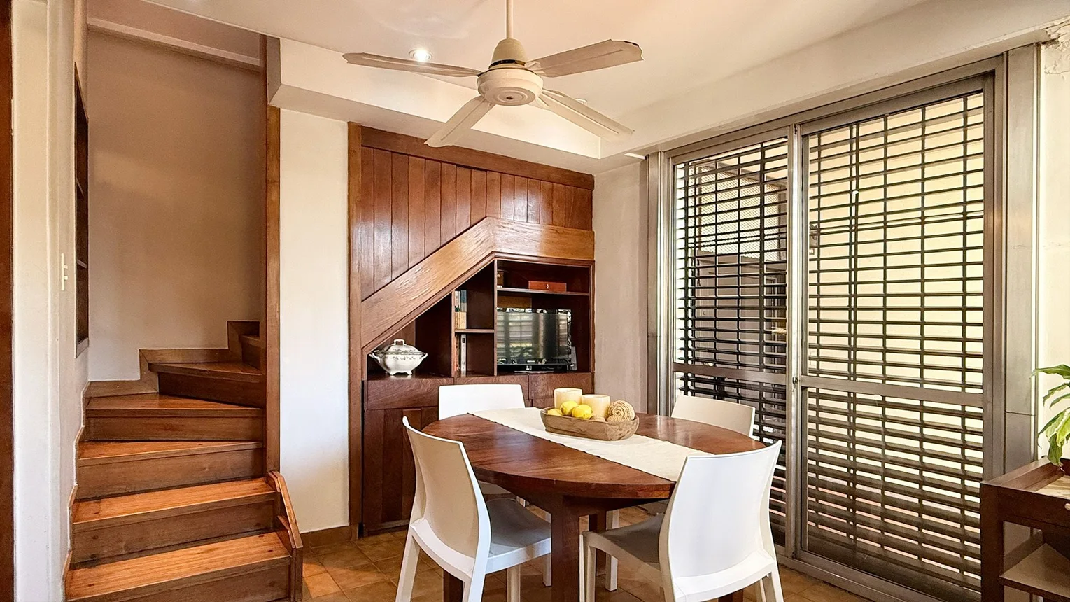 Casa de 4 ambientes en venta en Castelar, Pehuajó 400