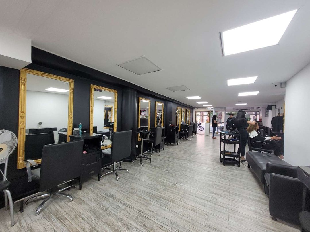 VENTA LOCAL 150M2 + EP + DPTO 100M2 EN AV CÓRDOBA