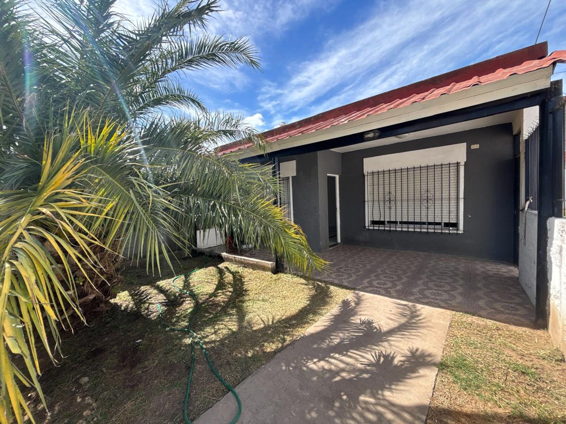 VENTA CASA 4 AMBIENTES MONTE GRANDE