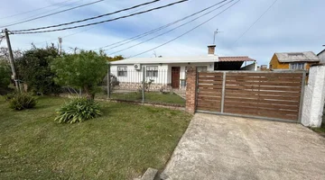 VENTA CASA 3 DORMITORIOS SALINAS, FONDO, GARAJE