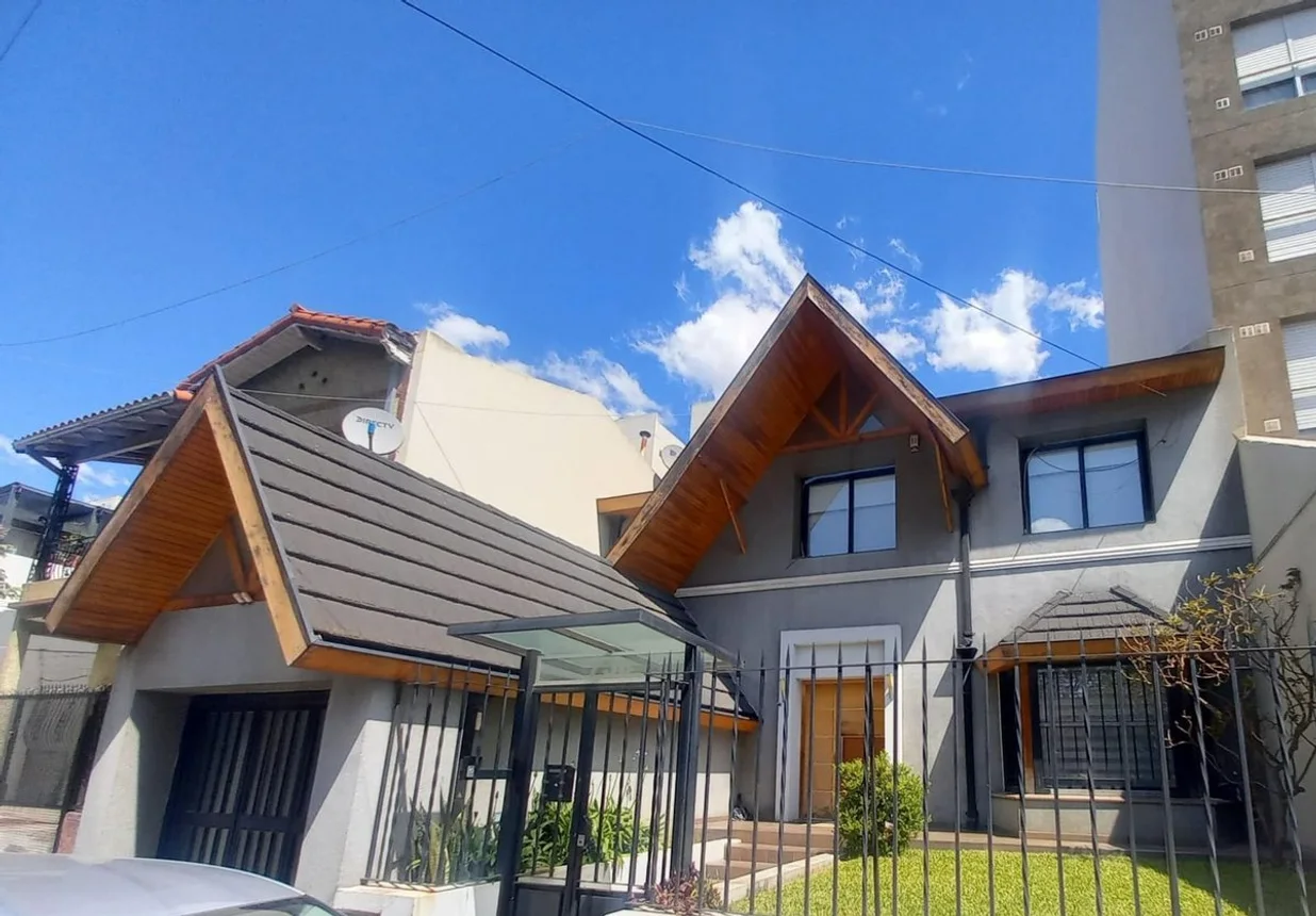 Venta chalet 4 ambientes, m. moreno 700 moron, foto 1