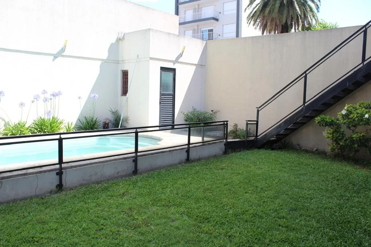 Venta chalet 4 ambientes, m. moreno 700 moron, foto 3
