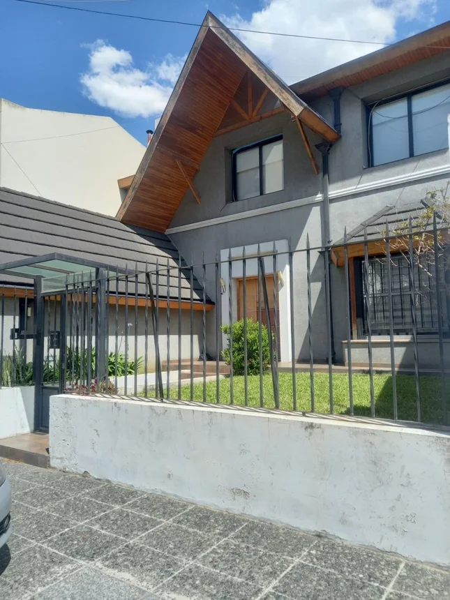 Venta chalet 4 ambientes, m. moreno 700 moron, foto 2