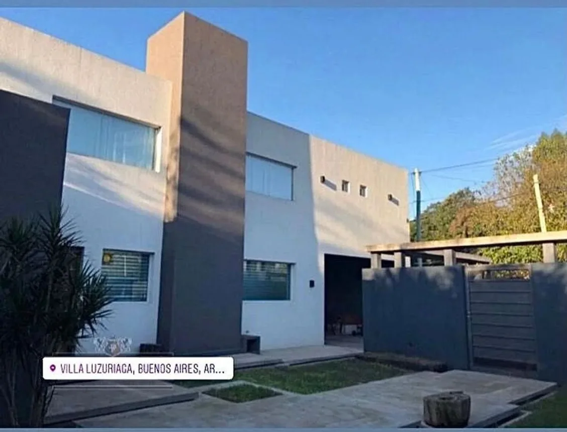 Casa de 5 ambientes en venta en Villa Luzuriaga, Alicante 1300, foto 2