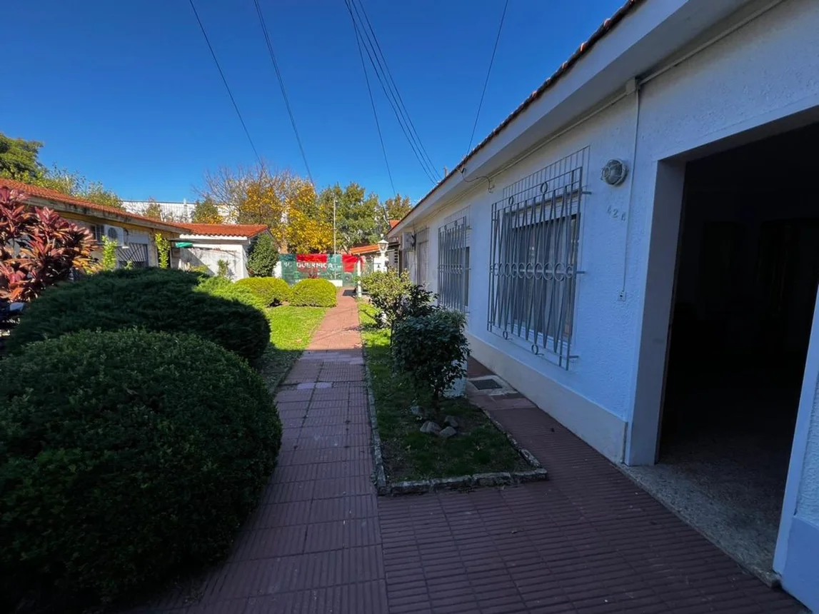 Casa de 3 ambientes en venta en Villa Ballester, General Güemes 3900