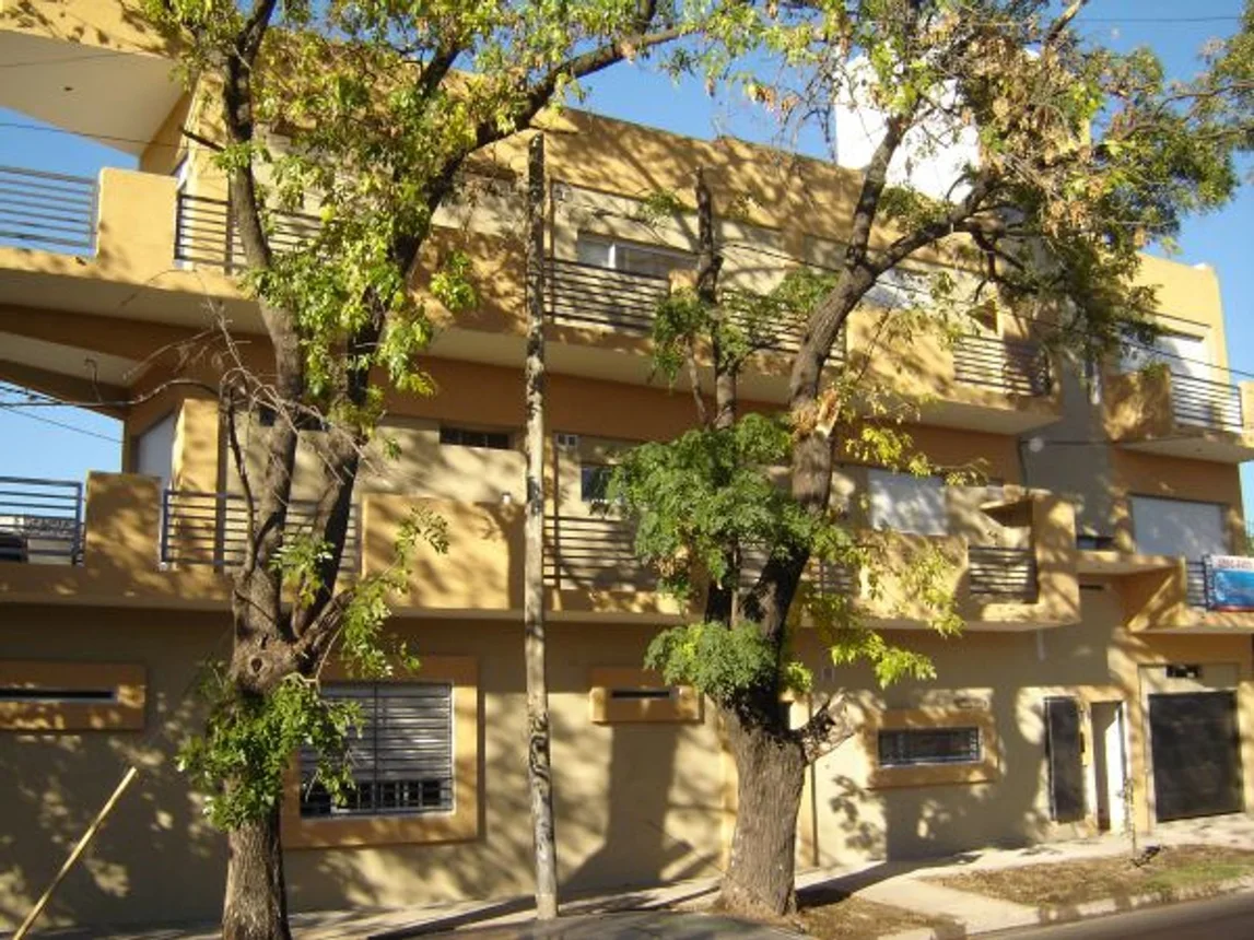 Venta departamento 2 amb con cochera burzaco, foto 1
