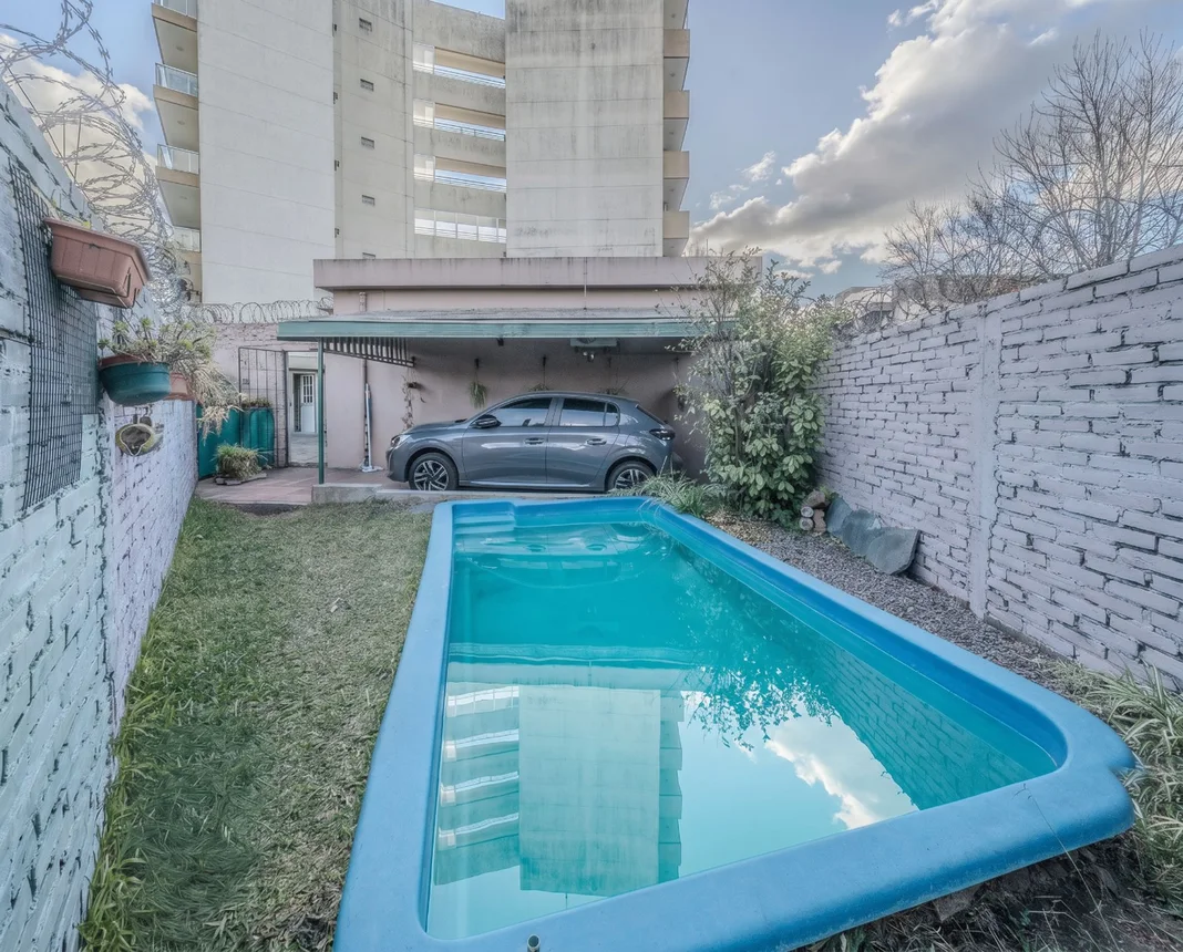 Casa de 4 ambientes en venta en Villa Bosch, Luis María Campos 5600