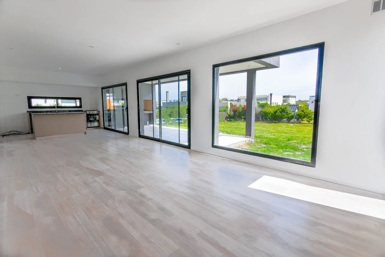 Casa en venta en Pilar, foto 2