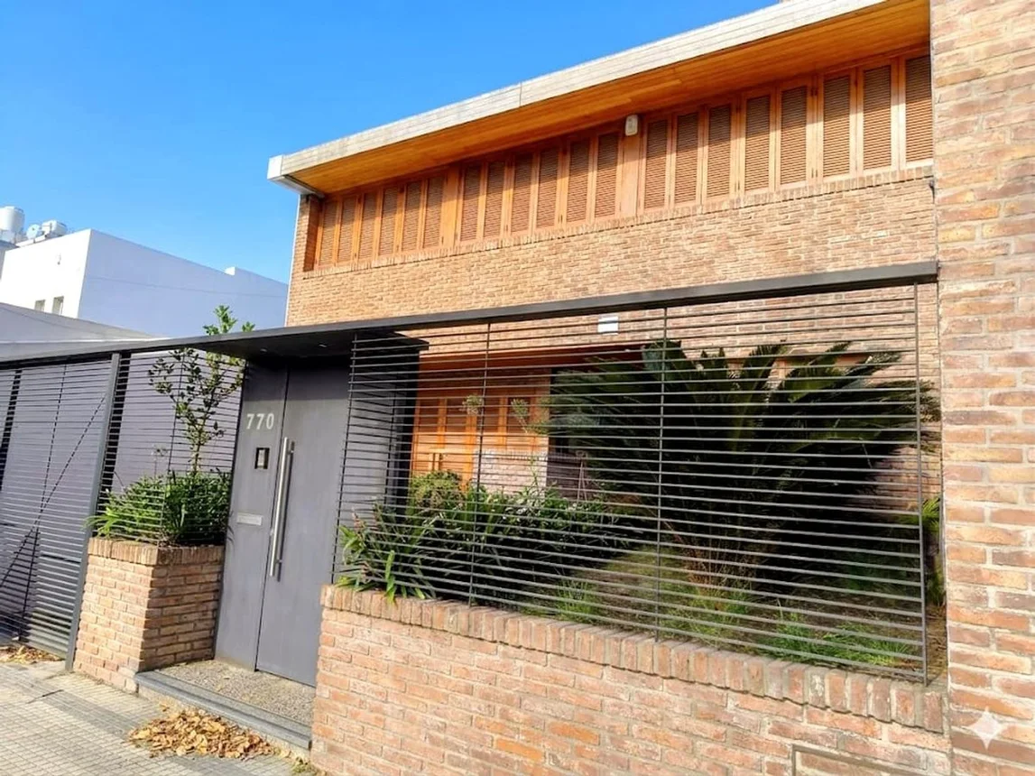 Casa en venta en La Plata, foto 2