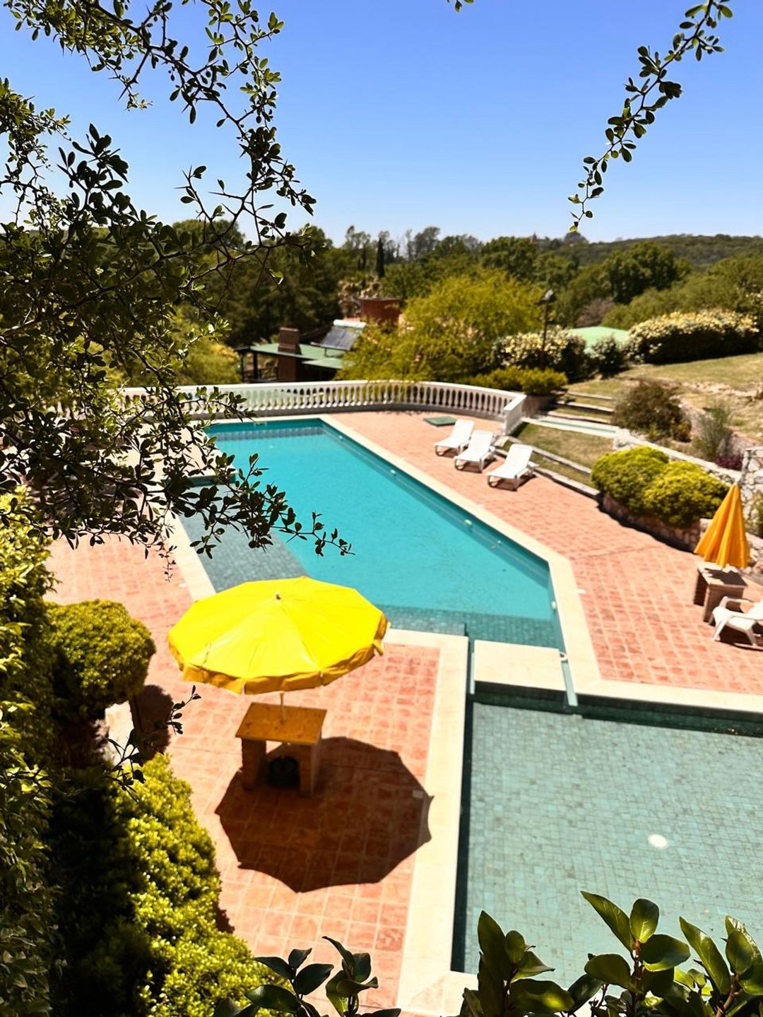 Complejo de cabañas c piscina climatizada.Cordoba