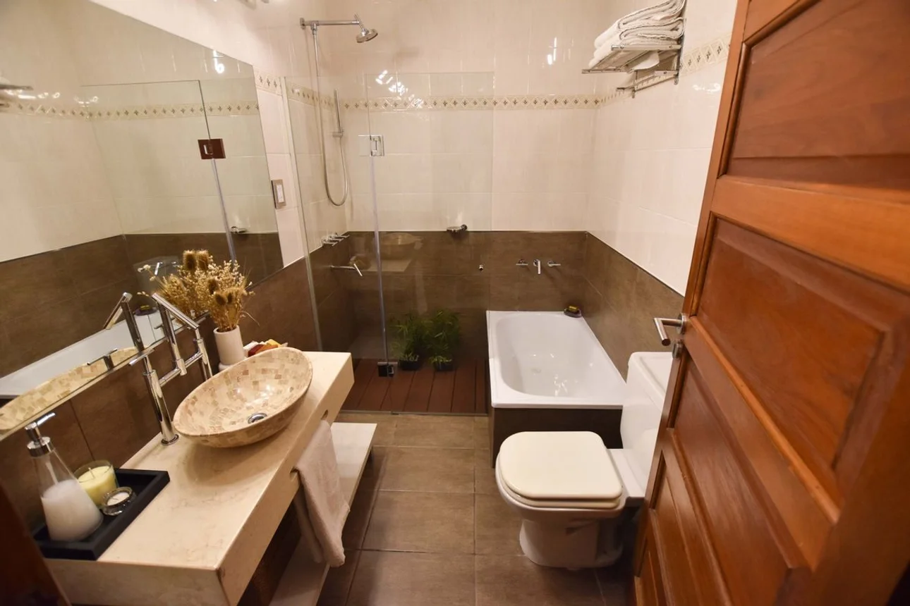 Venta casa 2 dormitorios c/cochera - zona sur, foto 5