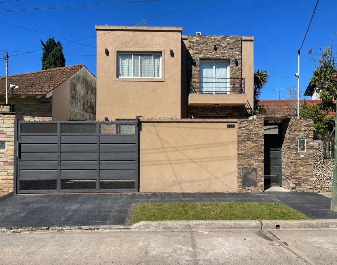 Casa dúplex en venta en Hurlingham