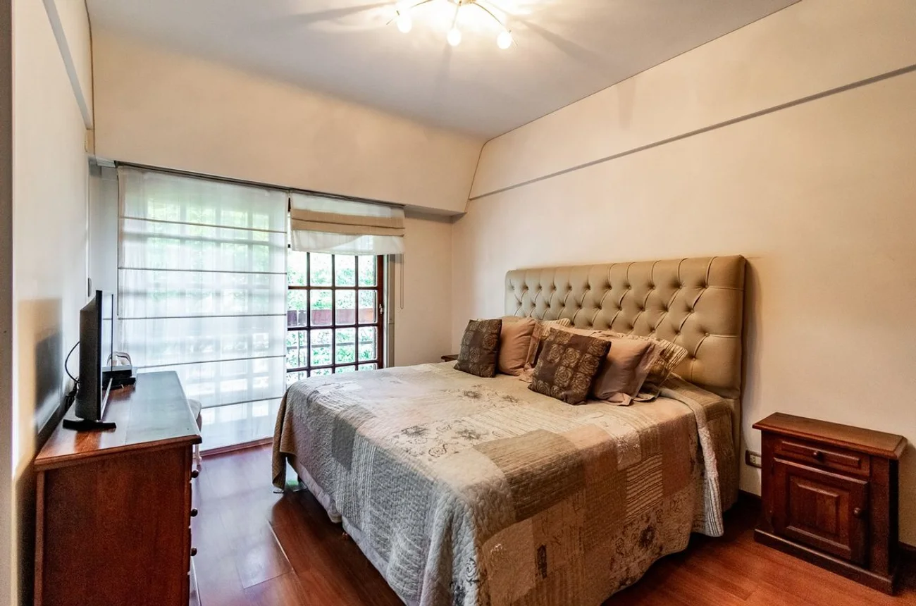 Casa tríplex en venta en Villa del Parque, foto 2