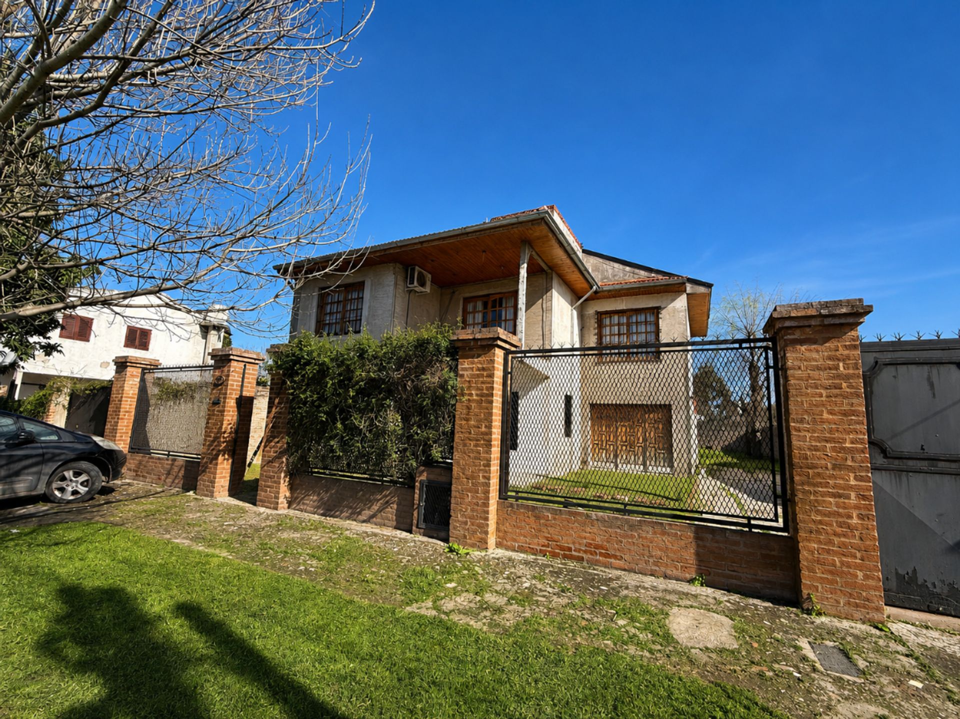 CASA 5 AMBIENTES CON PILETA Y PARQUE MONTE GRANDE