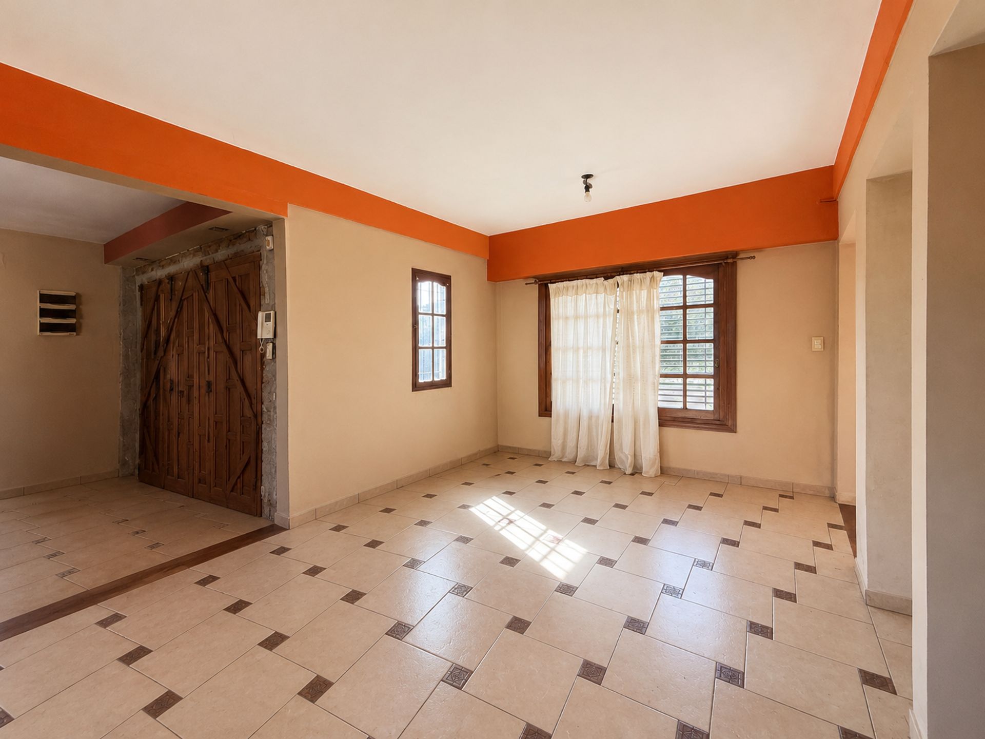 Foto 9 — CASA 5 AMBIENTES CON PILETA Y PARQUE MONTE GRANDE