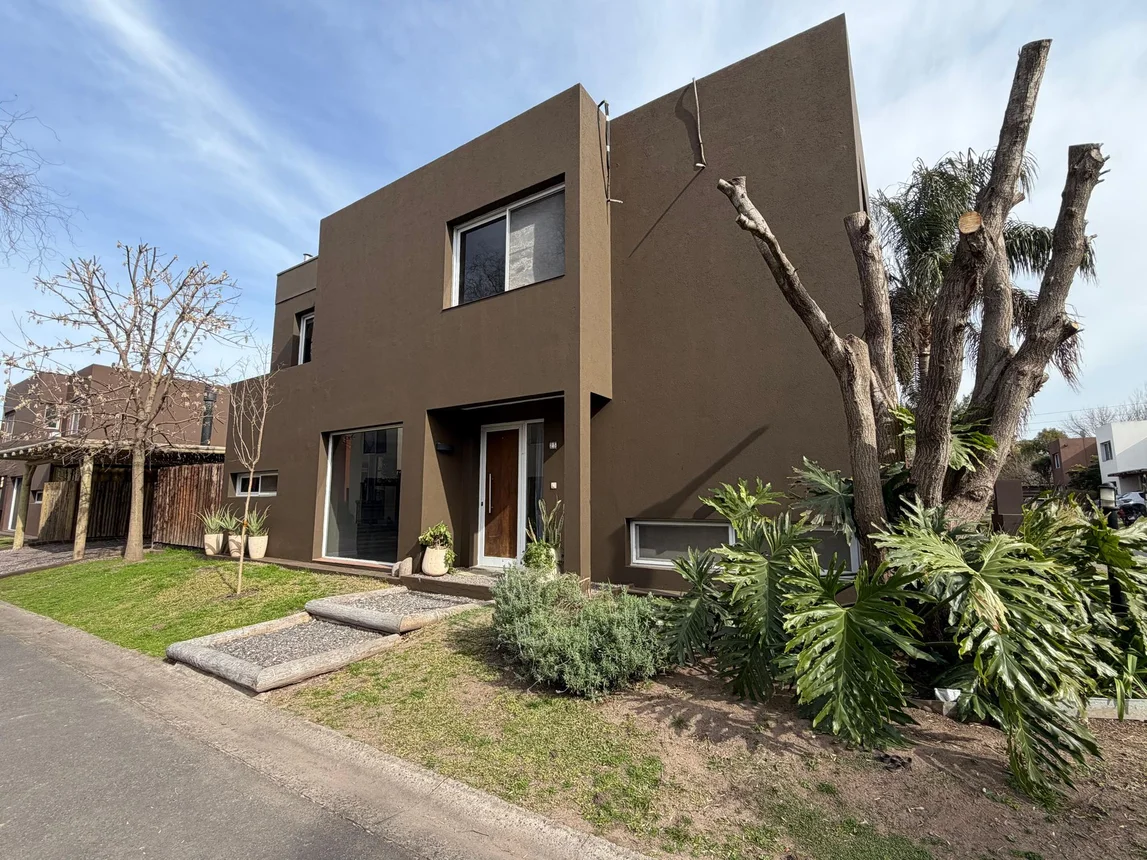 Casa de 4 ambientes en venta en Manuel Alberti, Los Jazmines 3800, foto 3