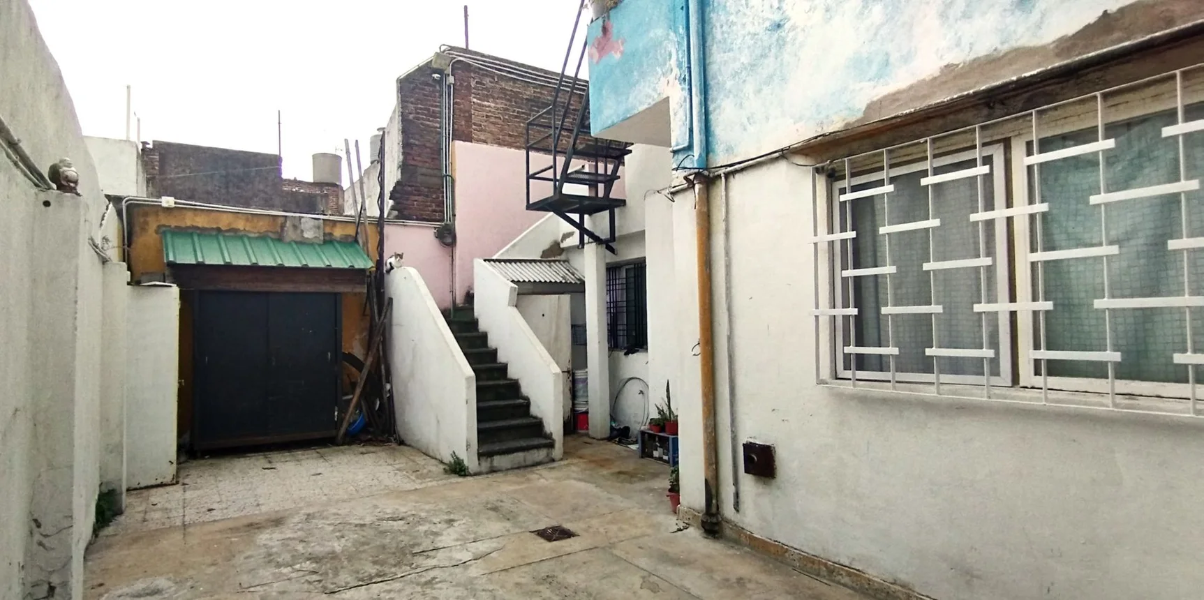 Casa de 7 ambientes en venta en Sarandí, Mariano Moreno 3500, foto 3
