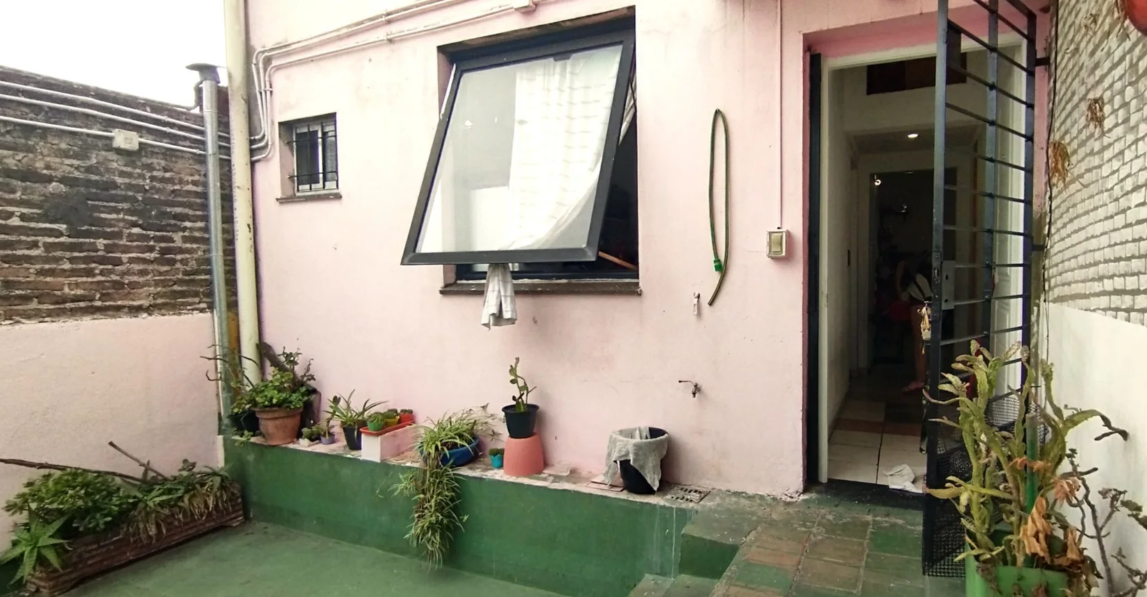 Casa de 7 ambientes en venta en Sarandí, Mariano Moreno 3500
