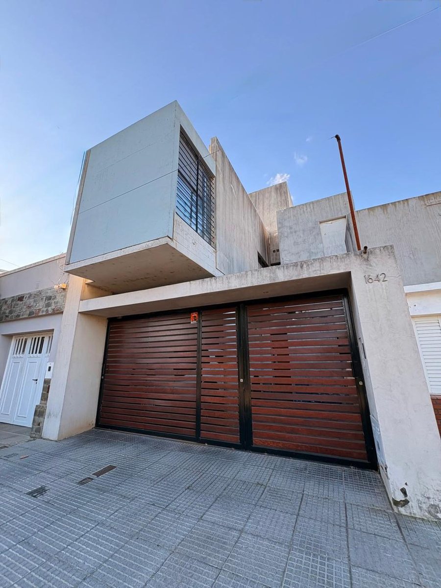 Foto 2 — VENTA DE CASA EN SANTO TOME CERCA DE LA COSTANERA