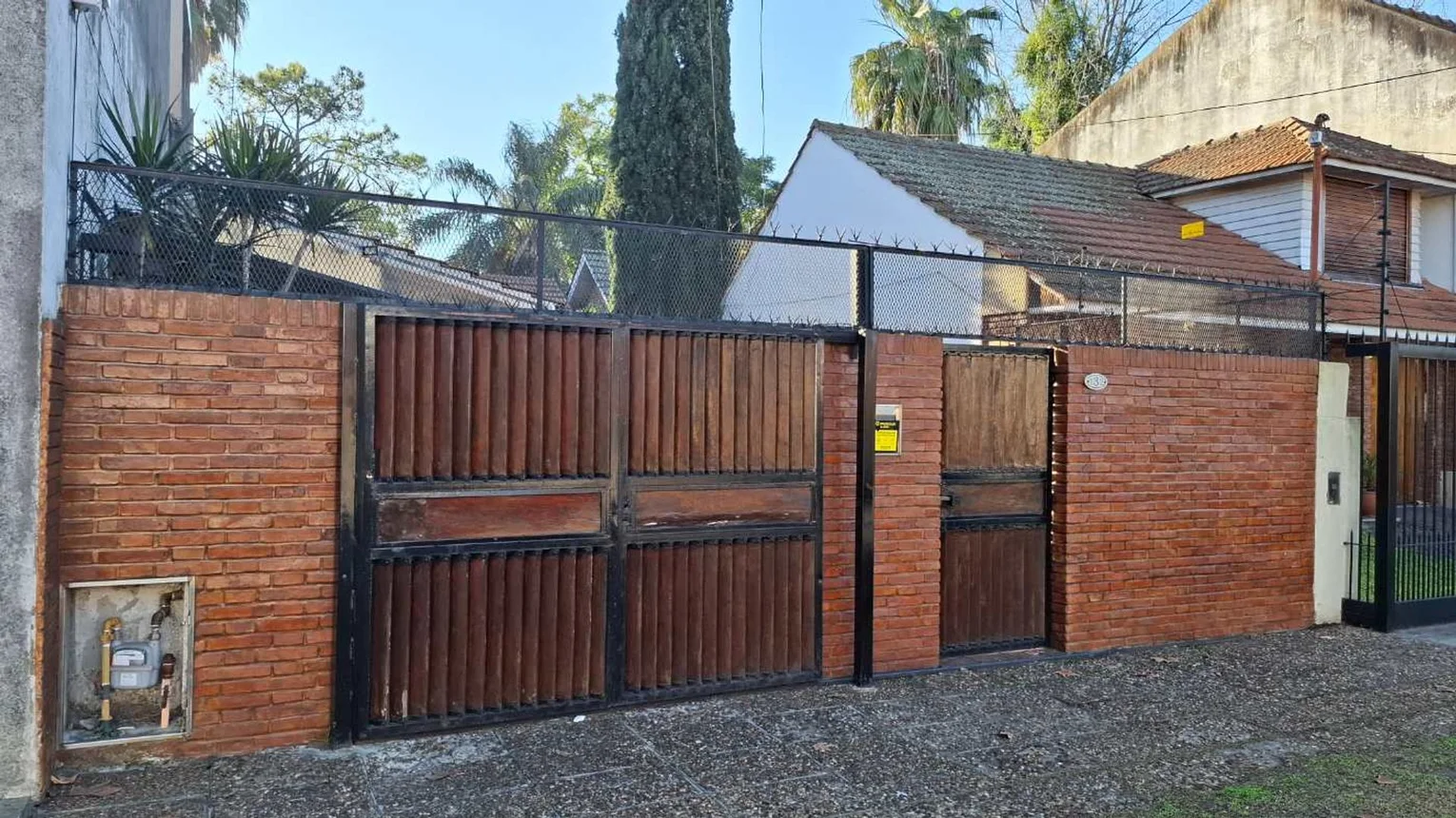 Casa en venta en Temperley, Emilio Castro 100