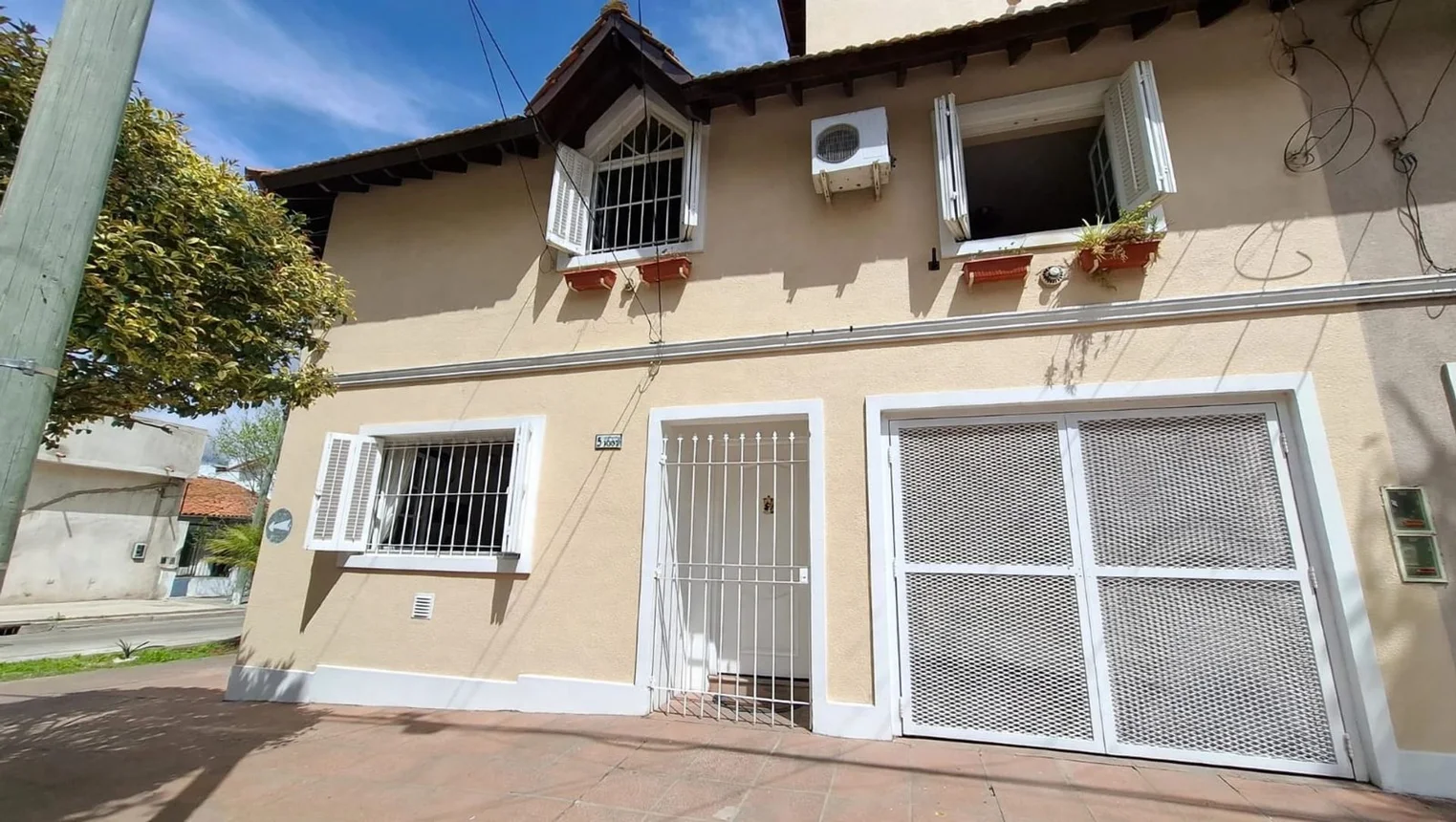 Casa de 5 ambientes en venta en Ramos Mejía, Cerrito 1000