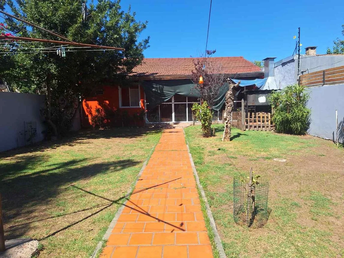 Casa de 5 ambientes en venta en Merlo, 12 de Febrero 1200