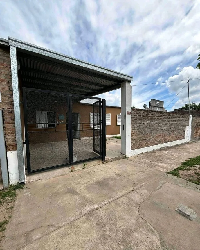 Casa de 5 ambientes en venta en Santa Fe, Aguado 9600
