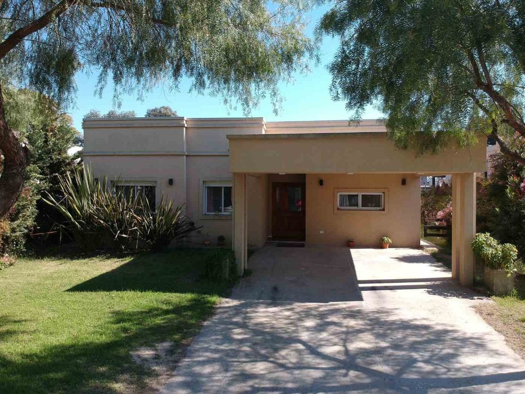 Venta Casa 3 Dormitorios San Ramiro Pilar del Este