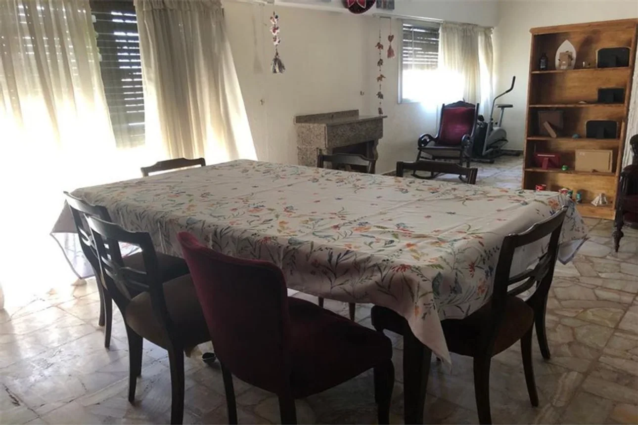 Venta PH 3 amb con patio, cochera/galpón retasado., foto 3