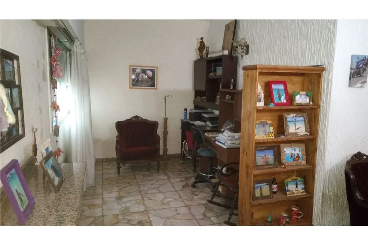 Venta PH 3 amb con patio, cochera/galpón retasado., foto 2