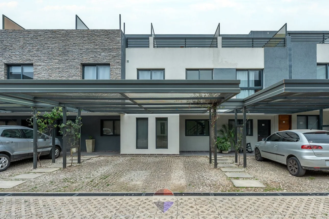 Casa tríplex de 5 ambientes en venta en Villa Carlos Paz, J. G. Artigas 500, foto 2