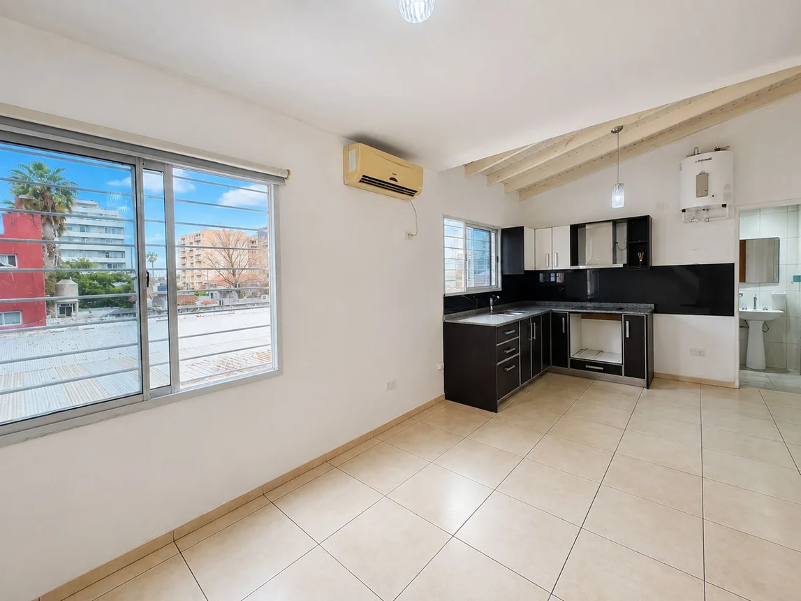 PH en venta en Morón