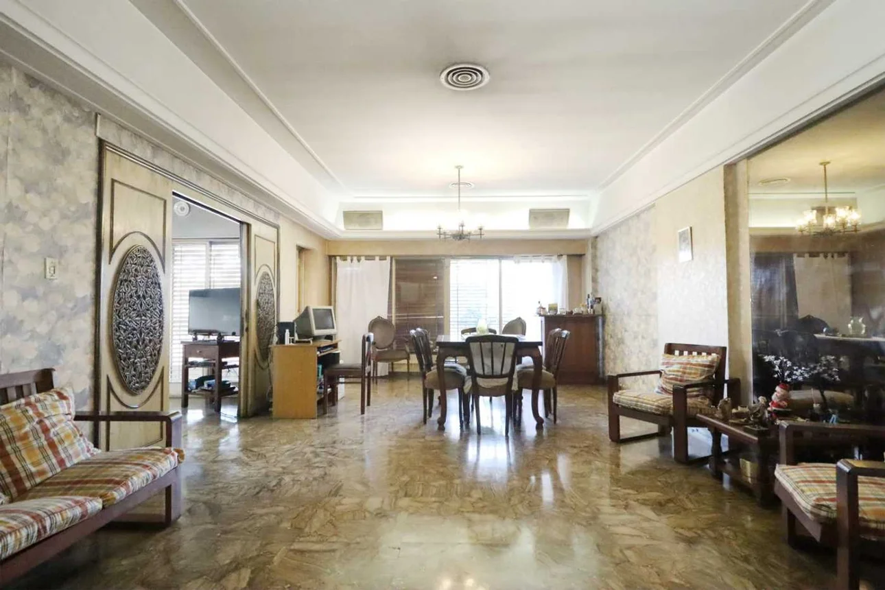 Casa de 7 ambientes en venta en Versalles, Gana 700