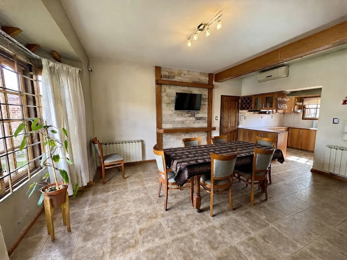 Casa de 7 ambientes en venta en Neuquén, Bº Huiliches, Ortega y Gasset 3600, foto 3