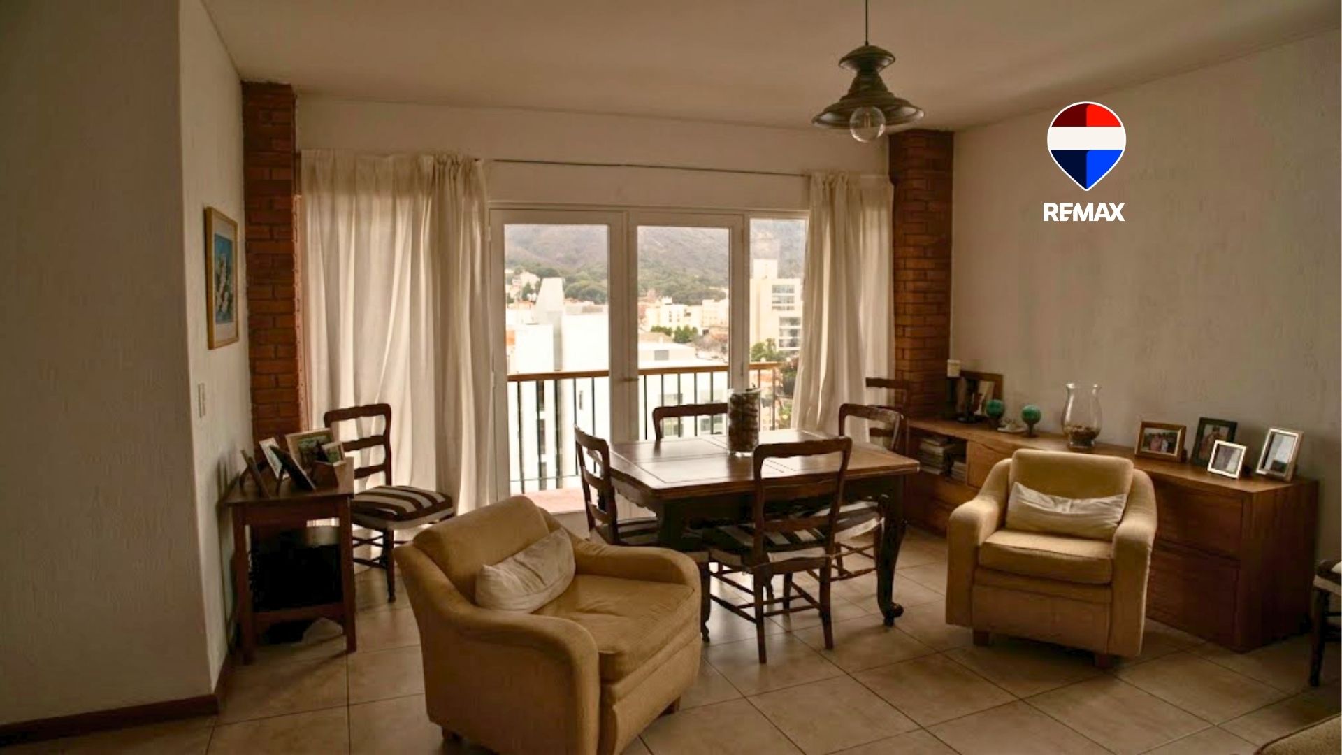 DEPARTAMENTO AMPLIO VENTA ZONA CENTRO - foto 1