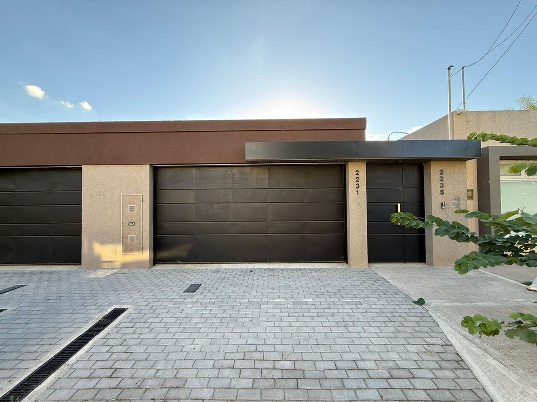VENTA DUPLEX, 3 HABITACIONES, ZONA NORTE.