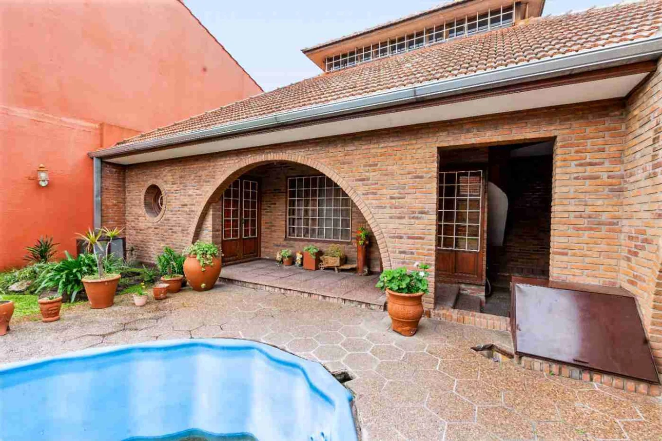 Casa en venta en Quilmes, foto 2