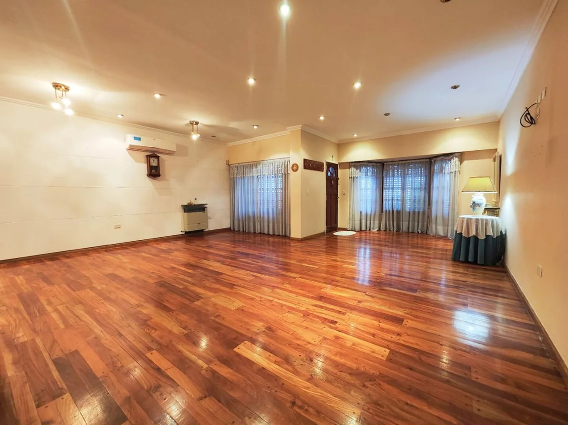 Casa en venta en Caseros, foto 3
