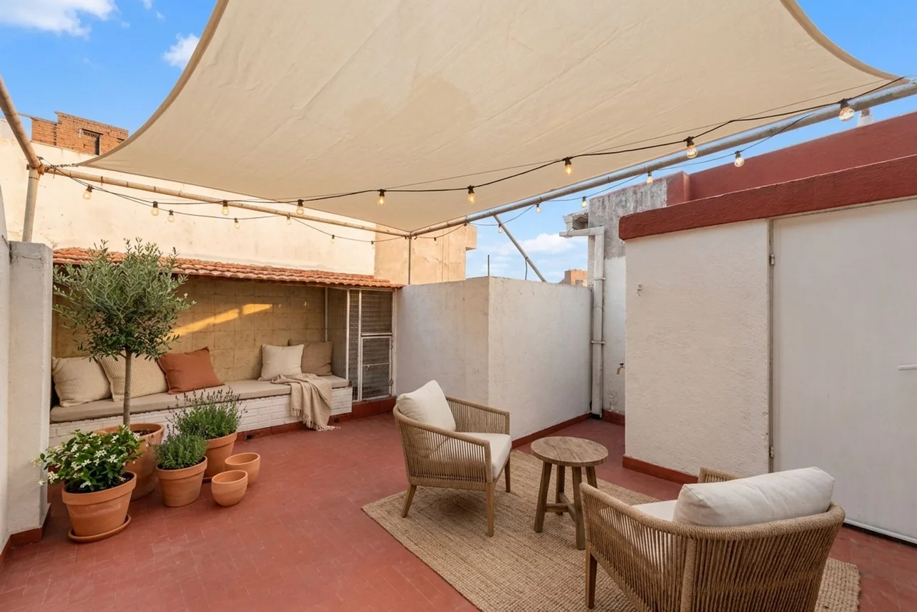 Casa de 5 ambientes en venta en Lomas del Mirador, Pueyrredón 2500