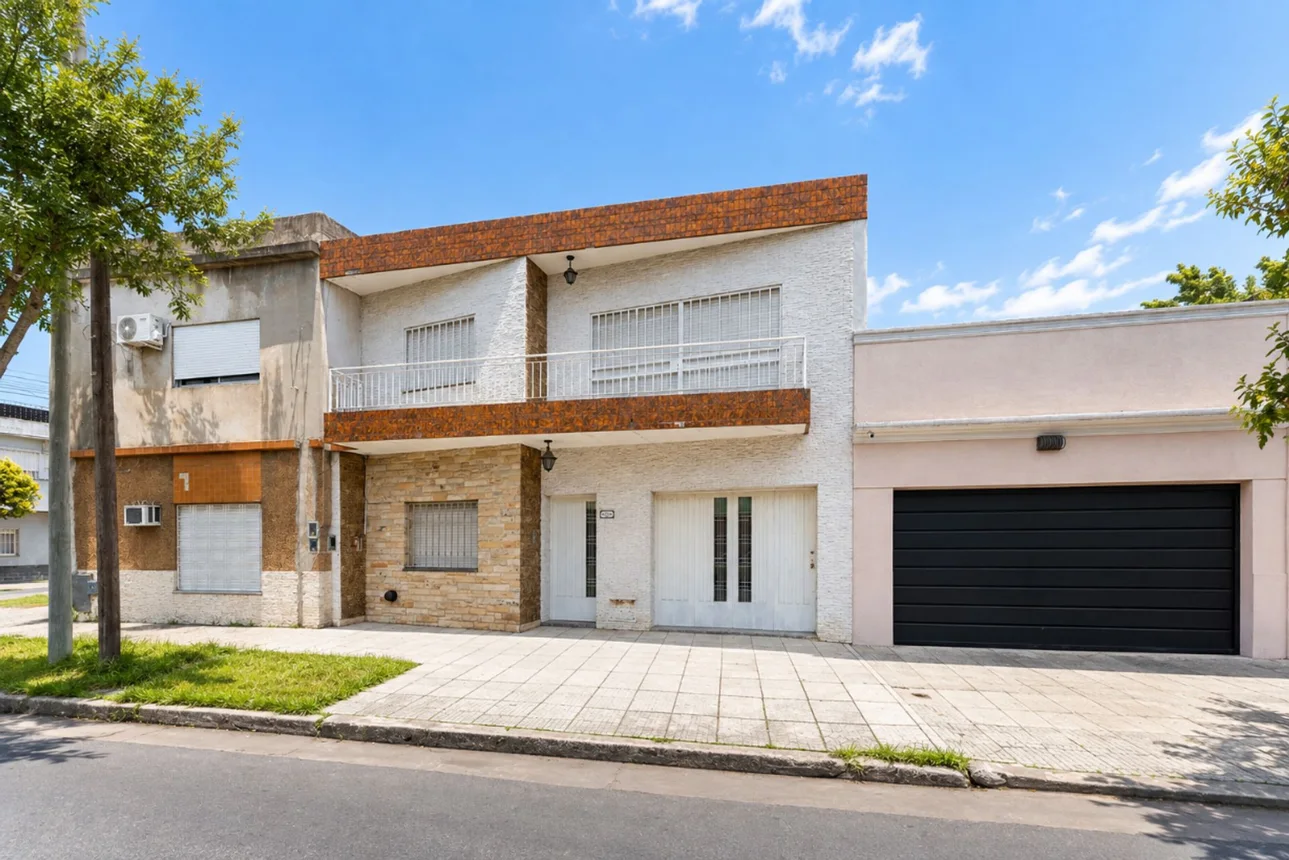 Casa de 5 ambientes en venta en Lomas del Mirador, Pueyrredón 2500, foto 3