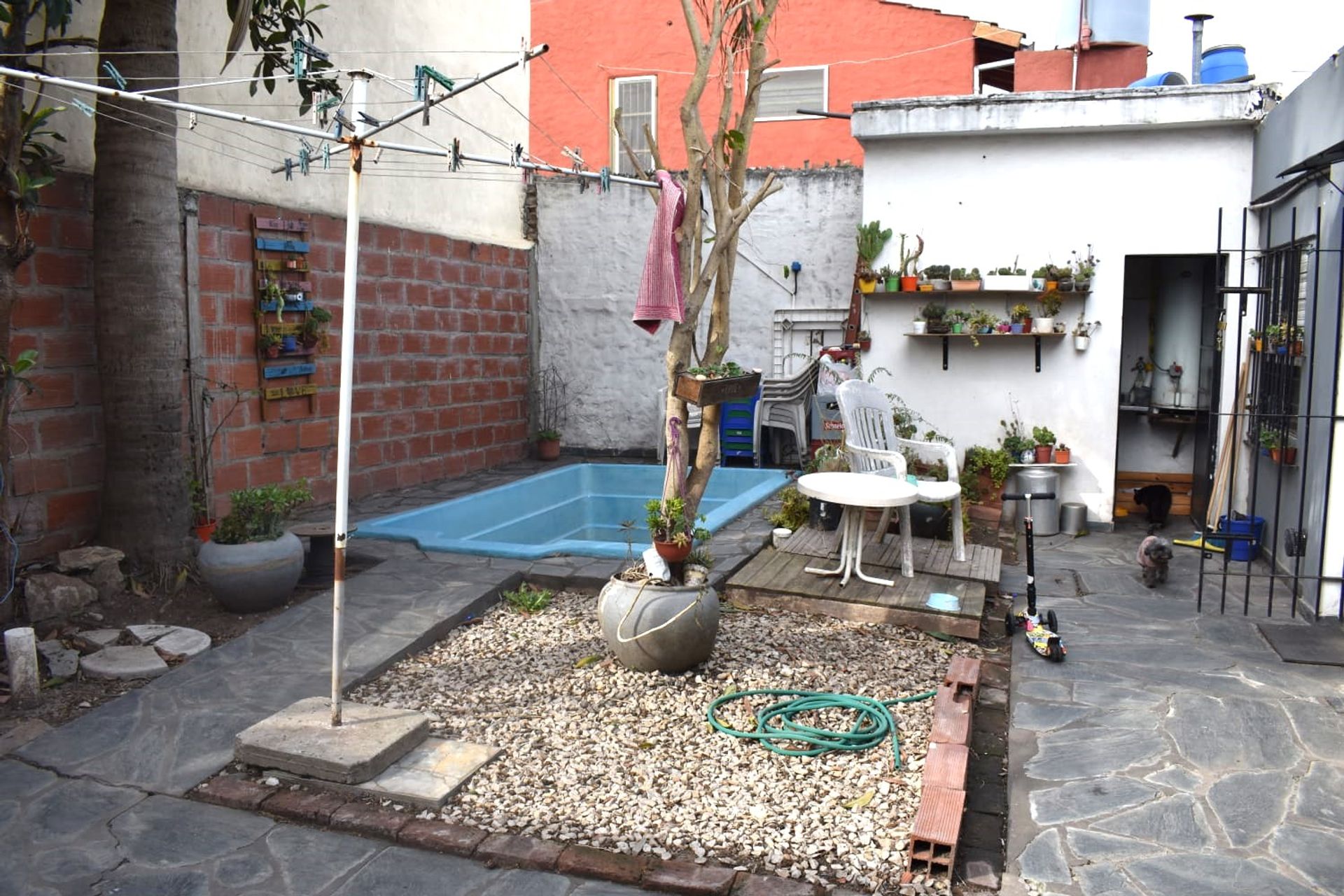 Foto 18 — VENTA CASA 3 DORMITORIOS CON PILETA Y JARDIN MERLO