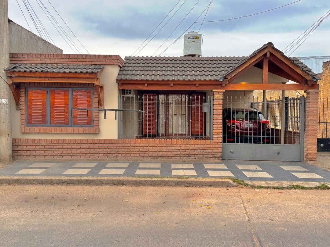 VENTA CASA 2 DORMITORIOS PATIO SAN MARTIN CÓRDOBA