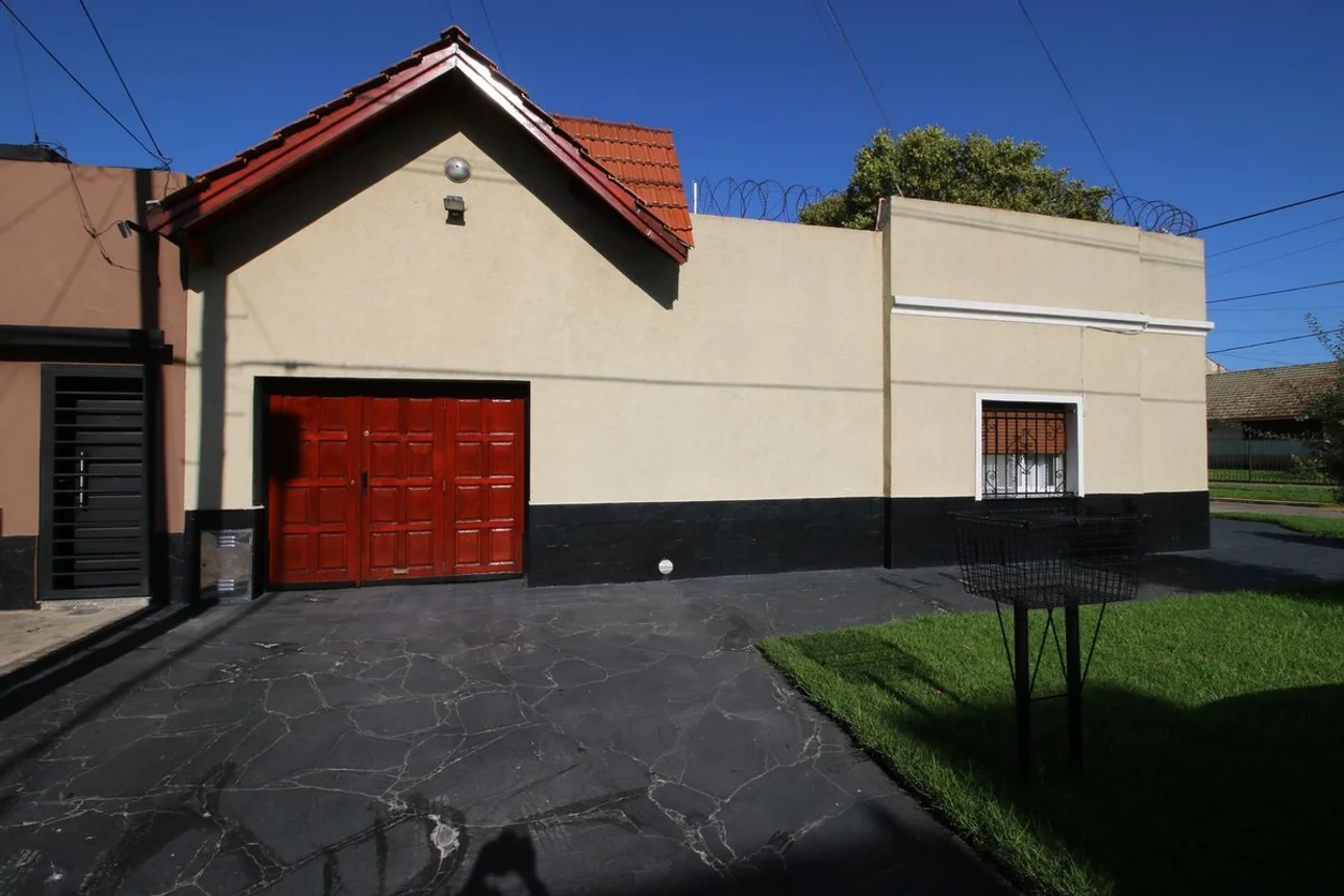 Casa de 3 ambientes en venta en Temperley, Riobamba 1500, foto 3