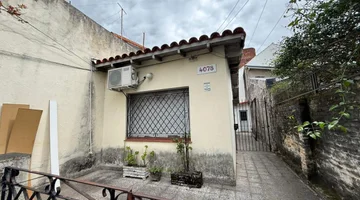 VENTA DE CASA 4 AMBIENTES EN LOTE PROPIO - OLIVOS