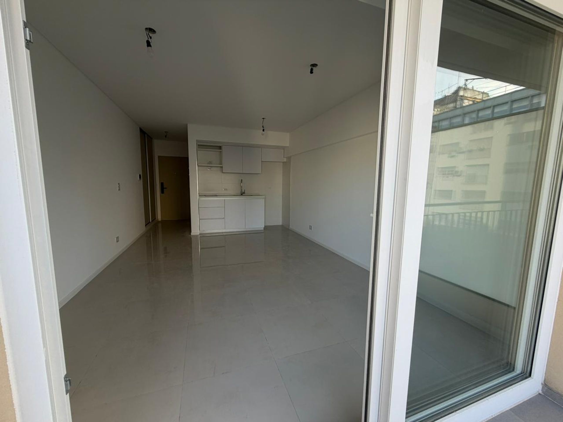 Foto 13 — VTA ESTR MONOAMB C/BALCON/ AMENIT EXC UBI S.TELMO