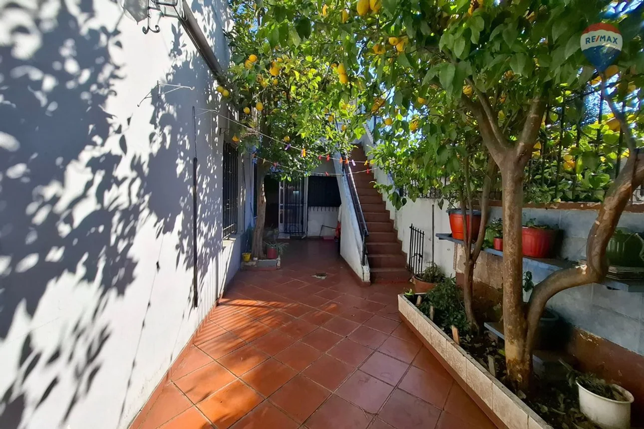 Casa en venta en Quilmes, foto 2