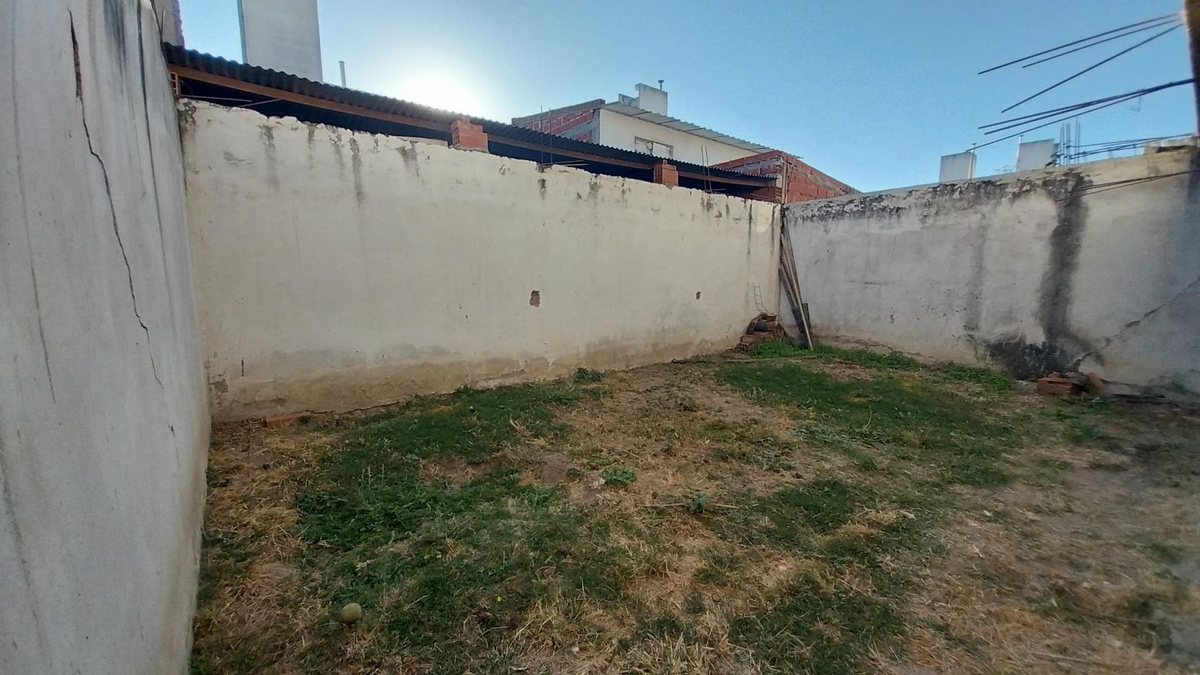 CASA 2 DORM VENTA BARRIO CHACHAPOYAS ZONA NORTE - foto 14