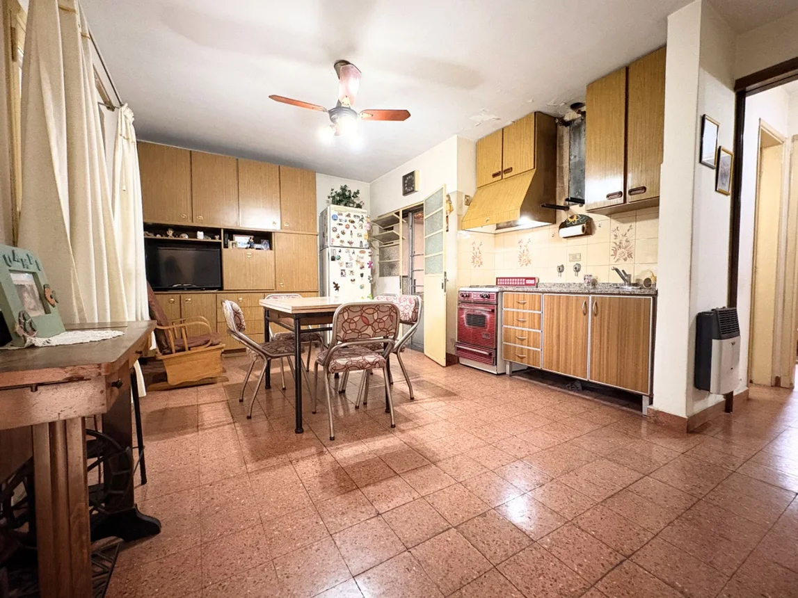Casa de 6 ambientes en venta en San Justo, Avenida Don Bosco 4100, foto 2