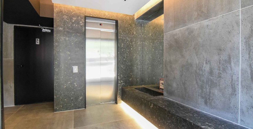 VENTA MONOAMBIENTE CON BALCON A ESTRENAR FLORES