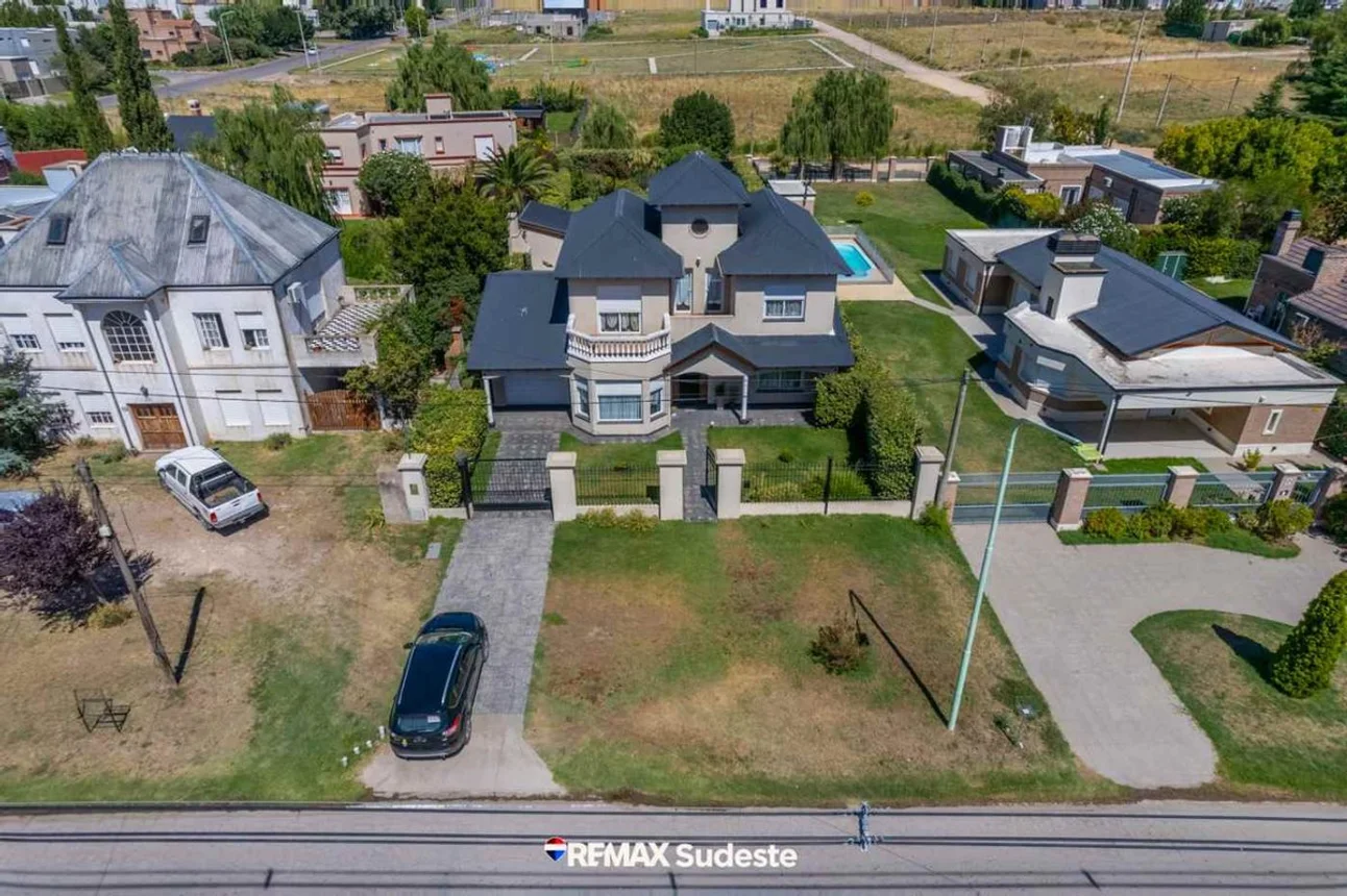 Casa en venta en Bahía Blanca, foto 2